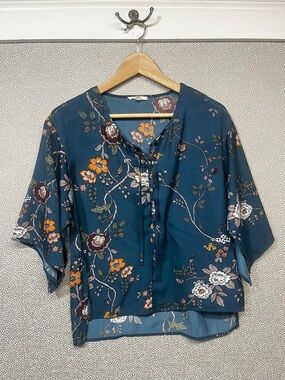 S Maurice’s Flutter Sleeve Floral Top